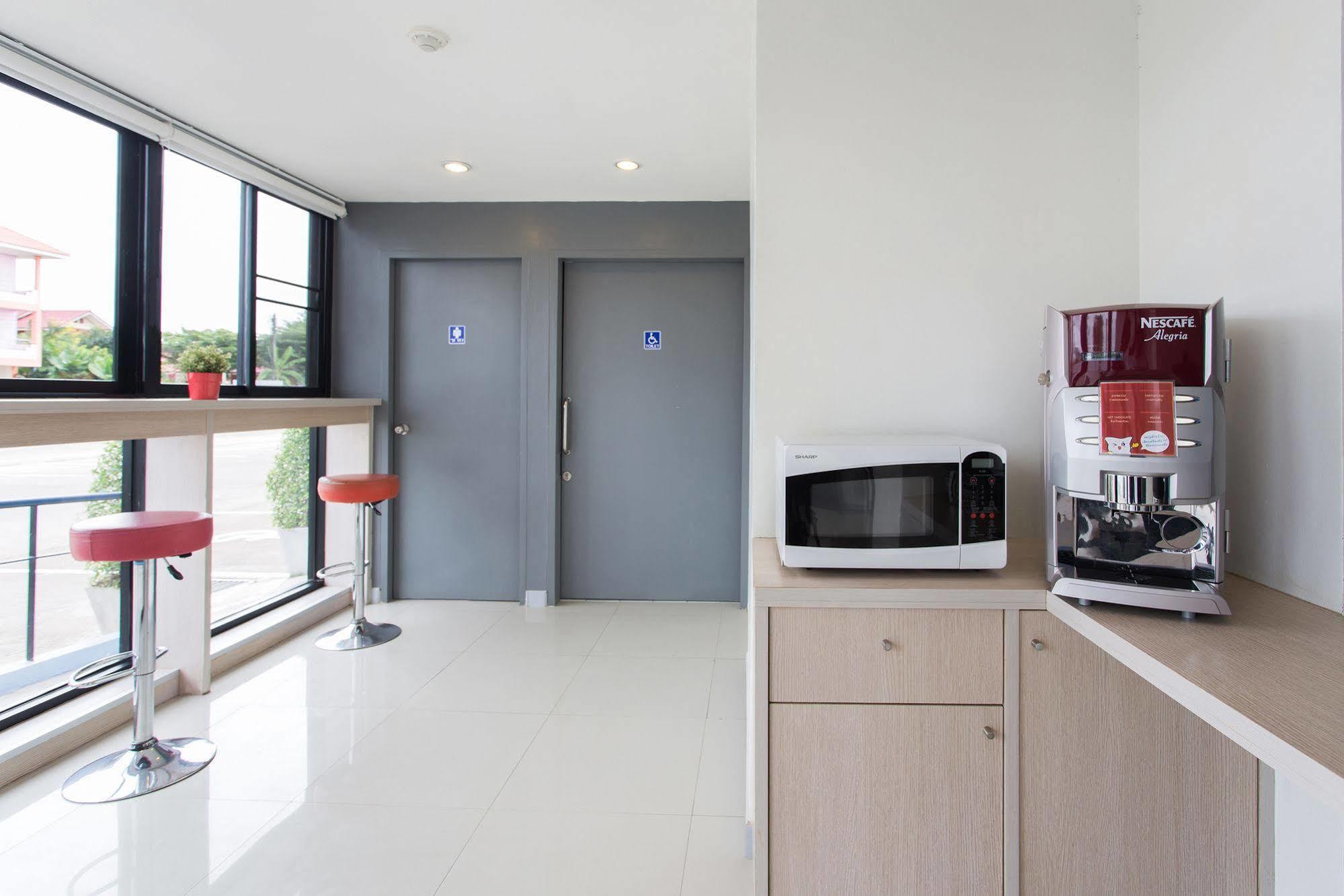 Hop Inn Mae Sot Building A Εξωτερικό φωτογραφία
